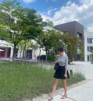 Ha Si-eun Instagram - 나도 짧지만 즐거웠어🥰
@yoodain__ 
.
.
.
.
#눈감은뒷모습사진이좋을나이
#얼굴찍는거부끄러워질나이