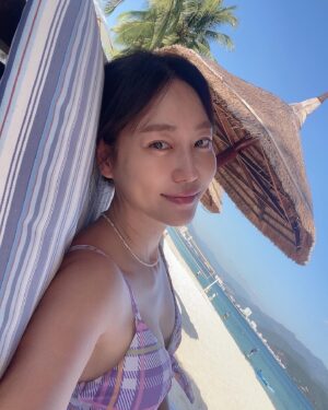 Ha Si-eun Instagram - 벌써 그리워지네💜
행복했던 나트랑🏊‍♀️
.
.
.
#튜브없이안뜸
#겁많은편
#유교걸의용기낸피드
#나트랑
#빈펄섬