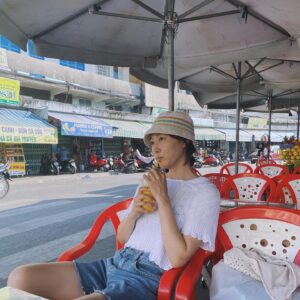 Ha Si-eun Instagram - 너무 더웠던 담시장.
그래도 재밌었던 시내투어💜