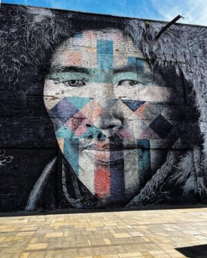 Ha Thanh Špetlíková Instagram - Graffiti jménem Las Etnias od Eduarda Kobry na počest olympijských her v Riu de Janeiro v roce 2016

Na ploše skoro tří tisíc metrů čtverečních vytvořil umělec během dvou měsíců obrazy pěti tváří z různých kontinentů, které mají symbolizovat rozmanitost olympijských her. 
🎨
#art #riodejaneiro #travel #beautiful #grafiti #travelphotography #travelgram #brazil #brazilart