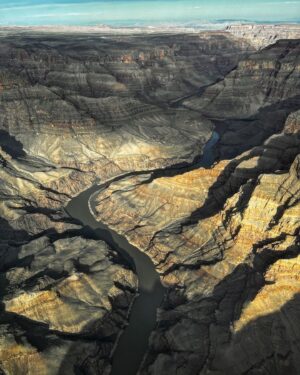 Ha Thanh Špetlíková Instagram - Ještě rychlá vzpomínka na Grand Canyon. Dala bych si to zas a znova příště na lodi, pěšky, buginou, jakkoliv, ale bylo příliš málo času. 😩
.
.
.
#grancanyon #arizona #us #usa #travel #travelphotography #traveling #beautifullwiew 
@thang.85