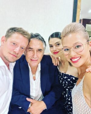 Ha Thanh Špetlíková Instagram - Z včerejšího nočního natáčení nové řady Ducha. #serialduch #duch @primaftv @m.optik.studio #shooting #nataceni #serial #miniseries #yen #actress #actros