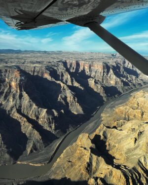 Ha Thanh Špetlíková Instagram - Ještě rychlá vzpomínka na Grand Canyon. Dala bych si to zas a znova příště na lodi, pěšky, buginou, jakkoliv, ale bylo příliš málo času. 😩
.
.
.
#grancanyon #arizona #us #usa #travel #travelphotography #traveling #beautifullwiew 
@thang.85