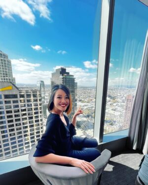 Ha Thanh Špetlíková Instagram - Los Angeles rozhodně není město pro mě. Na dvoudenní výlet a fotky na IG dobrý, ale jinak brrr. Zlaté San Diego. 
🇱🇷🌏🚶🏻‍♀️
#travel #travelphotography #travelling #california #losangeles #usa #cestovani