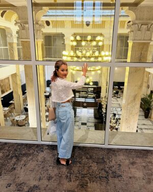 Ha Thanh Špetlíková Instagram - Letošní Kviff a Unicredit párty jsme si náramně užily. ♥️ 
Děkuju všem dobrým duším o neskutečnou péči💋, skvělé zázemí i milou společnost. 

#kviff2024 #kviff #fashion #movie #actress #redcarpet #dress #thedress #pinkdress #reddress #fashionlover #moviefestival #karlovyvary