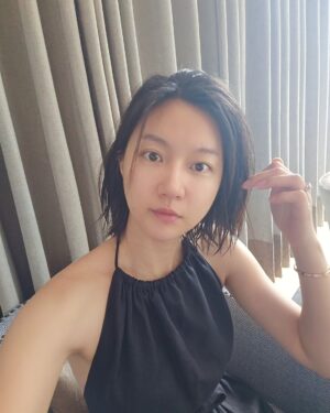 Ha Yeon-joo Instagram - 1일 1마사지 1차이티
