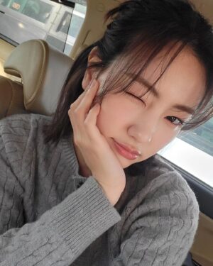 Ha Yul-Ri Instagram - 