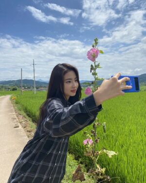 Ha Yul-Ri Instagram - 어쩌다 전원일기 🌱