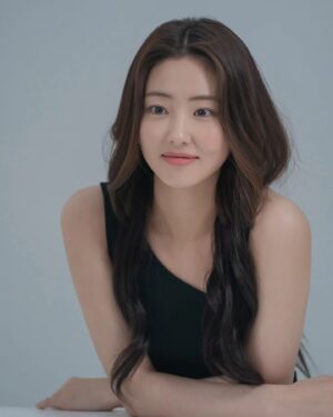 Ha Yul-Ri Instagram - @jmwkorea 🫰🩵