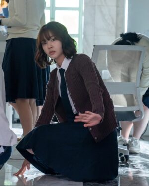 Ha Yul-Ri Instagram - 피라미드 게임이 종료되었습니다🔺️
함께 우이를 만들어주신 감독님 작가님 모든스텝분들 그리고 2-5반 친구들 선배님들 모두 너무너무 감사드립니다🫶
피라미드게임은 제게 자신감을 키워준 작품입니다
봐주시고 사랑해주신분들 너무 감사합니다♥️
다른작품으로 더 좋은 모습 보여드리겠습니다
우이야 잘살아 안녕👋

#피라미드게임
@tving.official