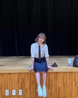 Ha Yul-Ri Instagram - 피라미드 게임이 종료되었습니다🔺️
함께 우이를 만들어주신 감독님 작가님 모든스텝분들 그리고 2-5반 친구들 선배님들 모두 너무너무 감사드립니다🫶
피라미드게임은 제게 자신감을 키워준 작품입니다
봐주시고 사랑해주신분들 너무 감사합니다♥️
다른작품으로 더 좋은 모습 보여드리겠습니다
우이야 잘살아 안녕👋

#피라미드게임
@tving.official