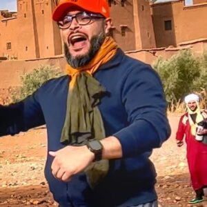 Hadj Ali Menad Instagram - 🎬Making of du TDP 2024… A suivre 🇲🇦

Dans les coulisses envoûtantes d’Ouarzazate, découvrez le mystère de la création cinématographique. Des décors majestueux aux acteurs passionnés, plongez dans l’âme du cinéma marocain. Les ruelles de la vieille ville résonnent des murmures des réalisateurs, tandis que les studios dévoilent les secrets de la magie du septième art. Bienvenue dans le making of de Ouarzazate, où chaque scène raconte une histoire, où chaque plan révèle un morceau d’histoire captivant 

📍Ait Ben Heddou, Ouarzazate, Maroc 

@hadjalimenad @chrysler75 @zakariainsaniya @chahidbhl @baikanranch @code_acting_studio 
#actingclass #cinéma #comedien #actingcoach