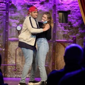 Hadj Ali Menad Instagram - Un petit aperçu du spectacle @kaderbueno tous les dimanches à 16h au @jamelcomedyclub 
Réalisation, montage 🎥 @hadjalimenad