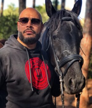 Hadj Ali Menad Instagram - @manandmode #cheval #lunettes #acting
