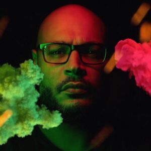 Hadj Ali Menad Instagram - Je vois rouge ou vert ? #arts #cinema #acting #acteurs #photography #photo #portrait #lunettes #fumigènes #regard #animation #instagram #story #storyinstagram #realisateur #pub #publicité