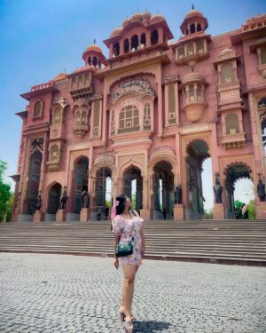 Haelyn Shastri Instagram - A Quick pitstop at Patrika Gate 😍♥️

.
.
.
.
#patrikagate  #rajasthanpatrika  #patrikagatejaipur  #pinkcityjaipur #haelynshastri