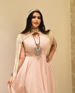 Haelyn Shastri Instagram - Thank you and a grattitude post!
I would like to say thank you #jaipur for the warm welcome. It was my first time in jaipur and cannot stop talking about how beautiful the city is and @jaipurcoutureshow_official  for having me as a celebrity showstopper to walk for the amazing  @craftcouncilweaversartisans  @deepaksankit @silveroakinstituteofdesign 
Special thanks to @silverbell.networks  @the_chandi_studio  @theheadmansalon 

#haelynshastri  #jaipurcoutureshow  #jaipurdiaries  #fashionshow  #showstopper  #mglion