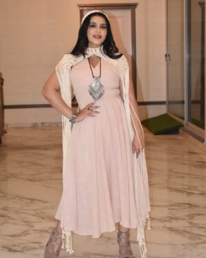 Haelyn Shastri Instagram - Thank you and a grattitude post!
I would like to say thank you #jaipur for the warm welcome. It was my first time in jaipur and cannot stop talking about how beautiful the city is and @jaipurcoutureshow_official  for having me as a celebrity showstopper to walk for the amazing  @craftcouncilweaversartisans  @deepaksankit @silveroakinstituteofdesign 
Special thanks to @silverbell.networks  @the_chandi_studio  @theheadmansalon 

#haelynshastri  #jaipurcoutureshow  #jaipurdiaries  #fashionshow  #showstopper  #mglion