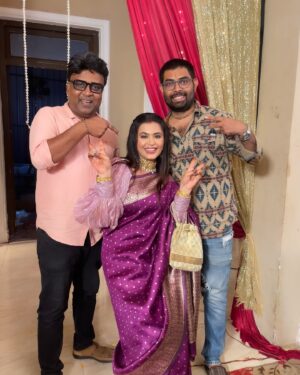Haelyn Shastri Instagram - Yaadon ki Almari ♥️🥰
Sharing some not so still but fun moments with my coactors and directors 😁 #doree 
Thank you everyone for all the love and support you gave to komal.. ✨
Sending wishes to everyone  #onwardsandupwards
Will miss each one of you  and the memories we all created together!!
Sending love and hugs✨