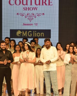 Haelyn Shastri Instagram - Thank you and a grattitude post!
I would like to say thank you #jaipur for the warm welcome. It was my first time in jaipur and cannot stop talking about how beautiful the city is and @jaipurcoutureshow_official  for having me as a celebrity showstopper to walk for the amazing  @craftcouncilweaversartisans  @deepaksankit @silveroakinstituteofdesign 
Special thanks to @silverbell.networks  @the_chandi_studio  @theheadmansalon 

#haelynshastri  #jaipurcoutureshow  #jaipurdiaries  #fashionshow  #showstopper  #mglion