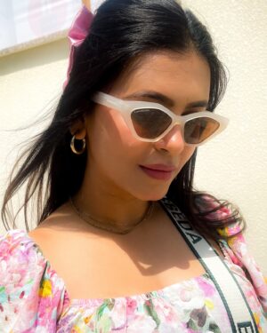 Haelyn Shastri Instagram - “Pretty in pink and shades on point.” 
🕶️ : @eyewearlabs 

#haelynshastri  #brandcollaboration  #ad #eyewearlabs  #fashionstyle  #floraljumpsuit  #azorte  #fashiongram  #fashioninfluencer  #rajasthandiares  #jaipurdiaries