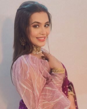 Haelyn Shastri Instagram - Thank you for all the love and support to #komalthakurain 😁💜💁🏻‍♀️
#doree  #bidadieu  #doreefamily  #haelynshastri