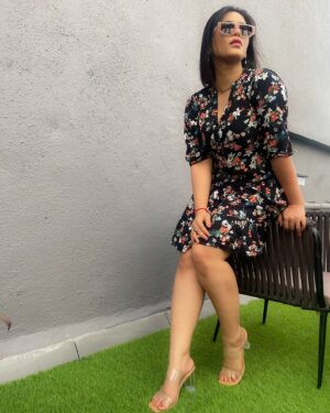 Haelyn Shastri Instagram - “Slaying my day with one shade at a time.” 😎
🕶️: @eyewearlabs 
.
.
.
.
.
#haelynshastri #sunsetphotography  #sunsetsky  #portraitphotography  #sunglasseslover  #grwmoutfit  #fypage✨  #suggestedposts