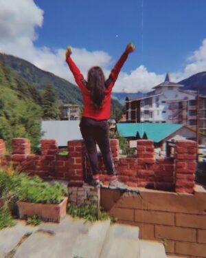 Haelyn Shastri Instagram - Polaroid memories 📸 
#polaroidphoto  #haelynshastri  #travelwithhaelyn