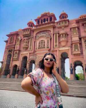 Haelyn Shastri Instagram - A Quick pitstop at Patrika Gate 😍♥️

.
.
.
.
#patrikagate  #rajasthanpatrika  #patrikagatejaipur  #pinkcityjaipur #haelynshastri