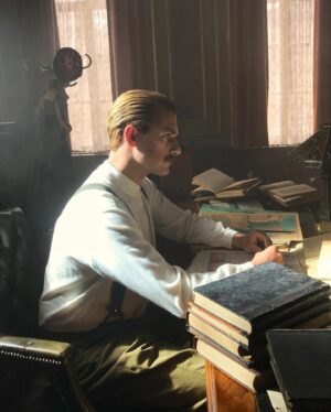 Hakan Dinçkol Instagram - Bu rüyanın içinde olup, Ulu Önder Mustafa Kemal Atatürk’ü oynayabilmek benim için büyük gurur. Kamera önünde ve arkasında harika işler çıkaran bütün ekibe sonsuz sevgiler teşekkürler.
#perapalastageceyarısı #netflix #netflixturkiye