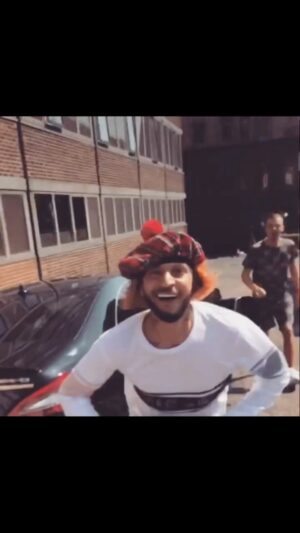 Hakan Hassan Instagram - “See ya later pal” 😆
.
.
.
.
.
.
.
#crazyscotsman #scotland #sooncome #newcontent #funny #lol #explorepage #comedy