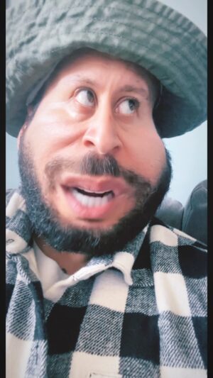 Hakan Hassan Instagram - Found this in my camera roll 🤦🏻‍♂️😆 #brother #funny #reels