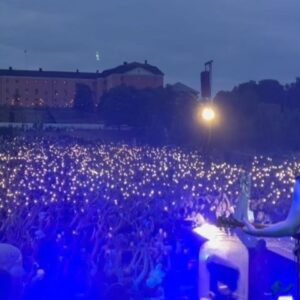 Håkan Hellström Instagram - Uppsala! Jag har spelat i er fina stad sen 1995. Tror att Kalmar Nation var den första. Alla nya band spelade där då. 
Igår får man nog ändå säga var den mest grandiosa. 
Inte bara platsen, nej hela stämningen, sommaren, allt folk, gamla och unga som kom tillsammans. Kommer aldrig glömma. Tack!🙏❤️