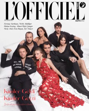 Hakan Kurtaş Instagram - 🎠

@lofficielturkiye @netflixturkiye
Yayın Direktörü, Moda Direktörü ve Röportaj: @inankirdemir 
Fotoğraf: @riccardo.apostolico 
Kreatif Direktör: @mahahaider 
Moda Editörü: @zekiyekaradag_ 
Saç & Makyaj: @ondertiryaki ve ekibi 
Prodüksiyon Direktörü: @cerenkacikoc 
Set Tasarım: @selincelikiz 
Kapak Tasarımı: @gedikeren 
Işık Şefi: @okanataş 
Fotoğraf Asistanları: Batuhan Dönmez, Cem Şimşek 
Moda Asistanları: @ecealtun_, @betulozkasli, @selmansavat 
Prodüksiyon Ekibi: @ipeekkcolakoglu @bugrazor 
Set Tasarım Asistanı: Gülsu Erdim 
İletişim Ajansı: @golin.istanbul