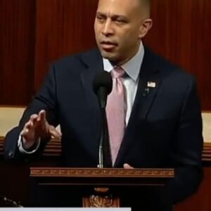 Hakeem Jeffries Instagram - House Democrats are defending democracy and fighting for reproductive freedom.

MAGA extremists were on the House floor today defending the dignity of dishwashers.

Not Like Us.