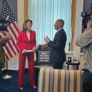 Hakeem Jeffries Instagram - If Roe v. Wade can fall, anything can fall 🛑🛑🛑

VOTE!!! 🇺🇸🇺🇸🇺🇸