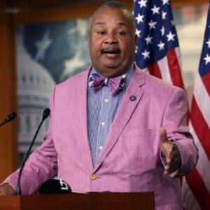 Hakeem Jeffries Instagram - Deeply saddened by the passing of Congressman Donald Payne Jr., a good friend, highly effective public servant and compassionate leader 👑👑👑🙏🏾🙏🏾🙏🏾

May he forever #RestInPower ✊🏾✊🏾✊🏾