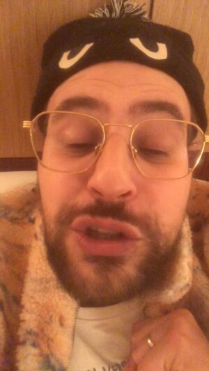 Hakim Jemili Instagram - France - Maroc ❤️🇲🇦🇫🇷

Ps1 :Marcus Thuram est super chaud mais on dirait il court vers l’arrière .. je comprends pas ! 

Ps1 : je suis malade de ouf , j’ai mis un peu plus de temps ce soir pour la vidéo !
