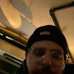 Hakim Jemili Instagram - J’ai trouvé le remède contre le covid 19 

Ps: Vive le Senegal .. en allant là-bas j’me suis rendu compte qu’en fait en France , on a pas de problèmes .. j’en parlerai dans le spectacle