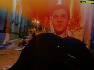Halil Babür Instagram - Ne acayip tatil beldelerinde,
tatil beldelerinde kask yoktur. 

neacaip