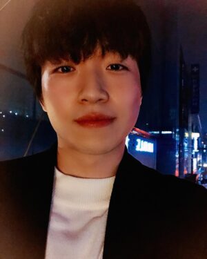 Ham Seong-min Instagram - 흐ㅇrㅇrㅇrㅇrㅇr  술만머그면 눈이 촉촉해져여 ㅠ 얼굴도 붓구.... 거참! 속상ㅎr군!!! 크오어어어어어
#인생사아 #새옹지마 #술 #맛엄따 #콜라 #짱 #일상 #오랜만입니다!!