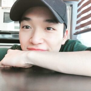 Ham Seong-min Instagram - 허리가 너무아프댜....
#흐허 #가게 #일상
