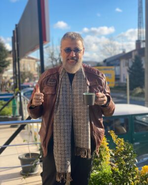 Hamdi Alkan Instagram - Hava güneşli.Bugün doğmak için güzel bir gün.O zaman doğum günüm kutlu olsun .#16ocak