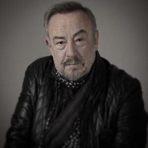 Hamdi Alkan Instagram - Sevgili Mehmet Ulay ile uzun yıllar birlikte çalışmıştık.Vefat haberini büyük bir üzüntü ile öğrendim.. Meslektaşlarına, dostlarına ve ailesine sabır diliyorum .. Huzur içinde uyu Mehmet ağabey… @mehmet_ulayy