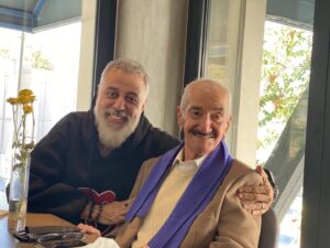 Hamdi Alkan Instagram - Safa Önal bir anlamda Yeşilçam demekti.300 ün üzerinde senaryonun yazarıydı.Nur içinde uyu Safa hocam #safaönal