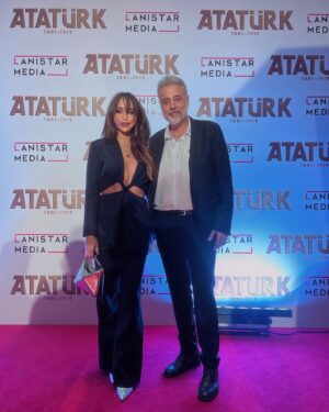 Hamdi Alkan Instagram - “Atatürk” filmi çok etkileyici..Büyük prodüksiyonu,başarılı oyunculukları,muhteşem  senaryo ve rejisi ile alkışları sonuna kadar hak ediyor. Mustafa Kemal’in çocukluktan başlayıp “Atatürk olmak” yolculuğuna tanıklık etmenizi gönül rahatlığıyla öneriyorum.  @lanistarmedia