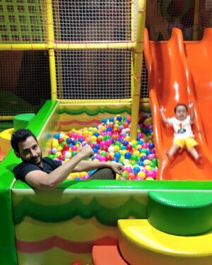 Hamed Al Sharrab Instagram - احجز مكانك الان .. صيفك فى ال kids area 
ملك ال kids area 
#big_boss 💪🏼💪🏼🤣