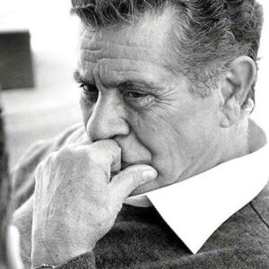Hamed Komaily Instagram - ...
افسوسش ماند براي ما كه دركنارمان نيستيد
#بهروز_وثوقی 
#تولدتون_مبارک