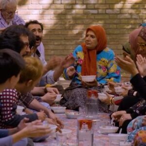 Hamed Tehrani Instagram - پخش سریال زیر  یه سقف  هرشب ساعت۲۰:۰«
ازشبکه نسیم . 

تهیه کننده: روشان امیری

 کارگردان: سید حامد تهرانی علوی

نویسنده: محمد تنابنده/ وحید جعفری

بازیگران:  رامین ناصر نصیر، نیما شاهروخ شاهی، شهرزاد عبدالمجید، فریبا نادری،شهین تسلیمی ،ایمان صفا، یزدان فتوحی،سارا والیانی،کیمیا گیلانی،مهران ضیغمی،فاطمه شکری،اردشیر کاظمی،آیدین خطایی،سیاوش جعفری و . . .
 
#سریال_زیر_یه_سقف  #کارگردان #حامدتهرانی
#شبکه_نسیم