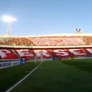 Hamed Tehrani Instagram - ﮼پوکر‌مبارک
 #پرسپولیس_زیباترین_عشق_جهان🔴  #پوکر 

خداروشکر این هفته استقلالم برد دوست عزیزمون فعلا مزاحم حاشیه ها نمیشه😅